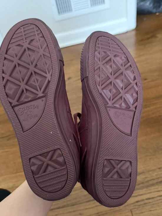 Converse - Picture 2 of 2